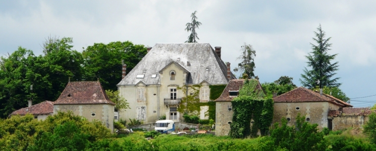 Photo Le château des Brunies - voyage La Chapelle-Gonaguet

