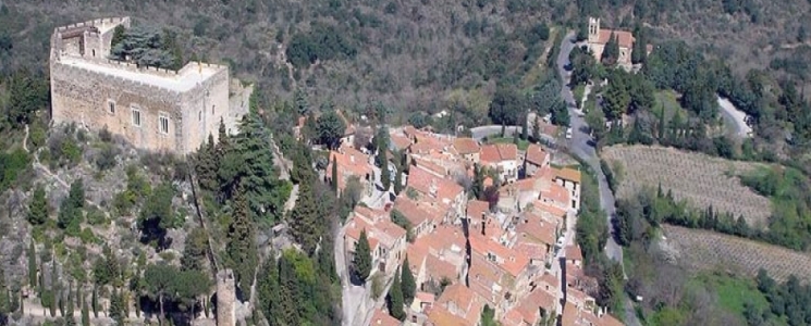 Photo Château médiéval de Castelnou - voyage Castelnou